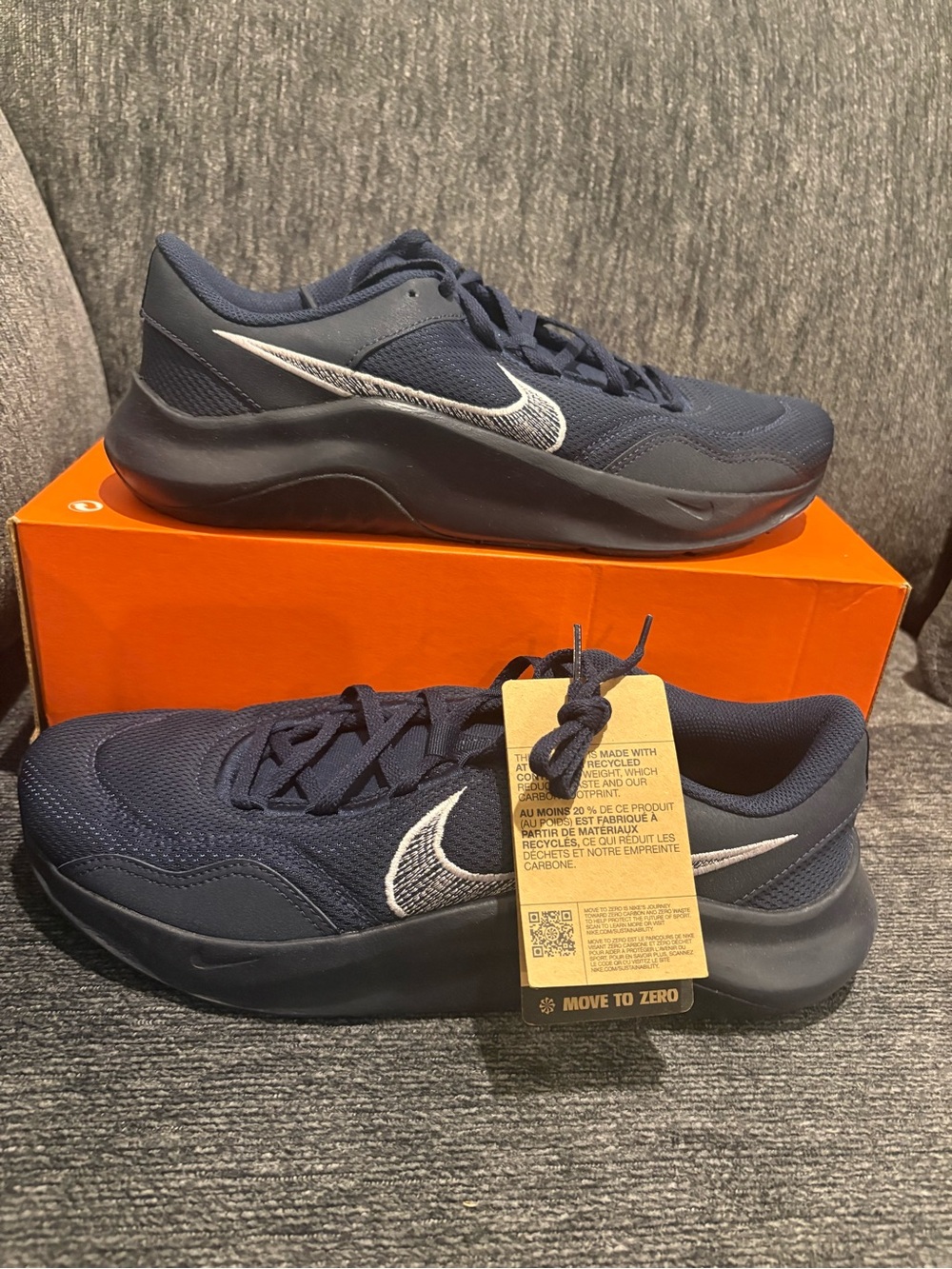 Nike Men’s Navy Running Shoes with White Swoosh. Legend Essential 3NN Mens size